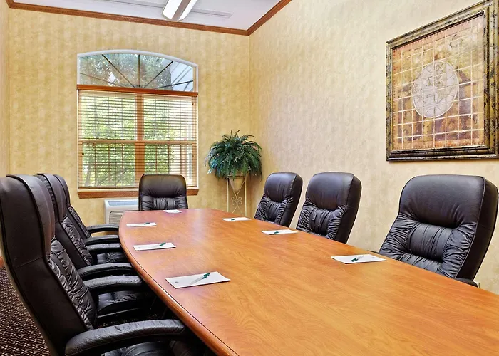 Hotel Country & By Radisson, Elk Grove Village-itasca Elk Grove Village