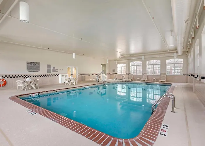 Country & By Radisson, Elk Grove Village-itasca Hotel
