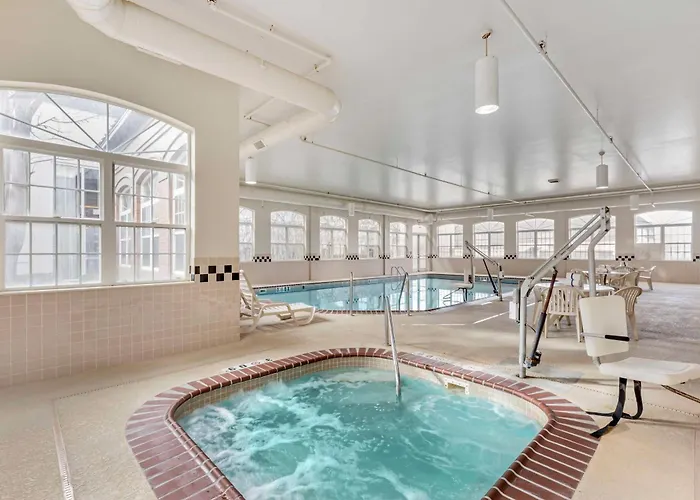 Country & By Radisson, Elk Grove Village-itasca 4*