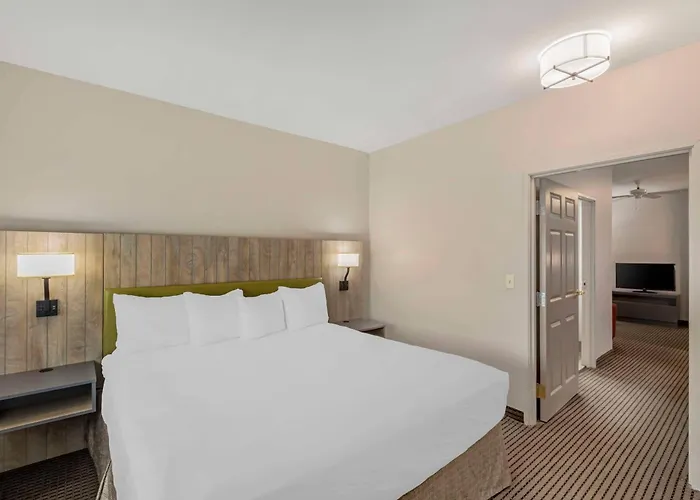 Country & By Radisson, Elk Grove Village-itasca Hotel Elk Grove Village