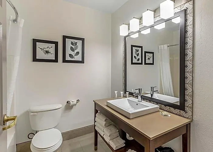 Hotel Country & By Radisson, Elk Grove Village-itasca Elk Grove Village