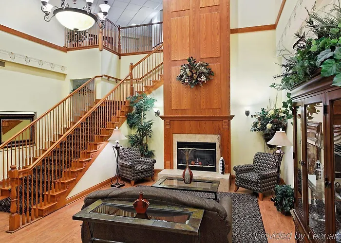 Hotel Country & By Radisson, Elk Grove Village-itasca